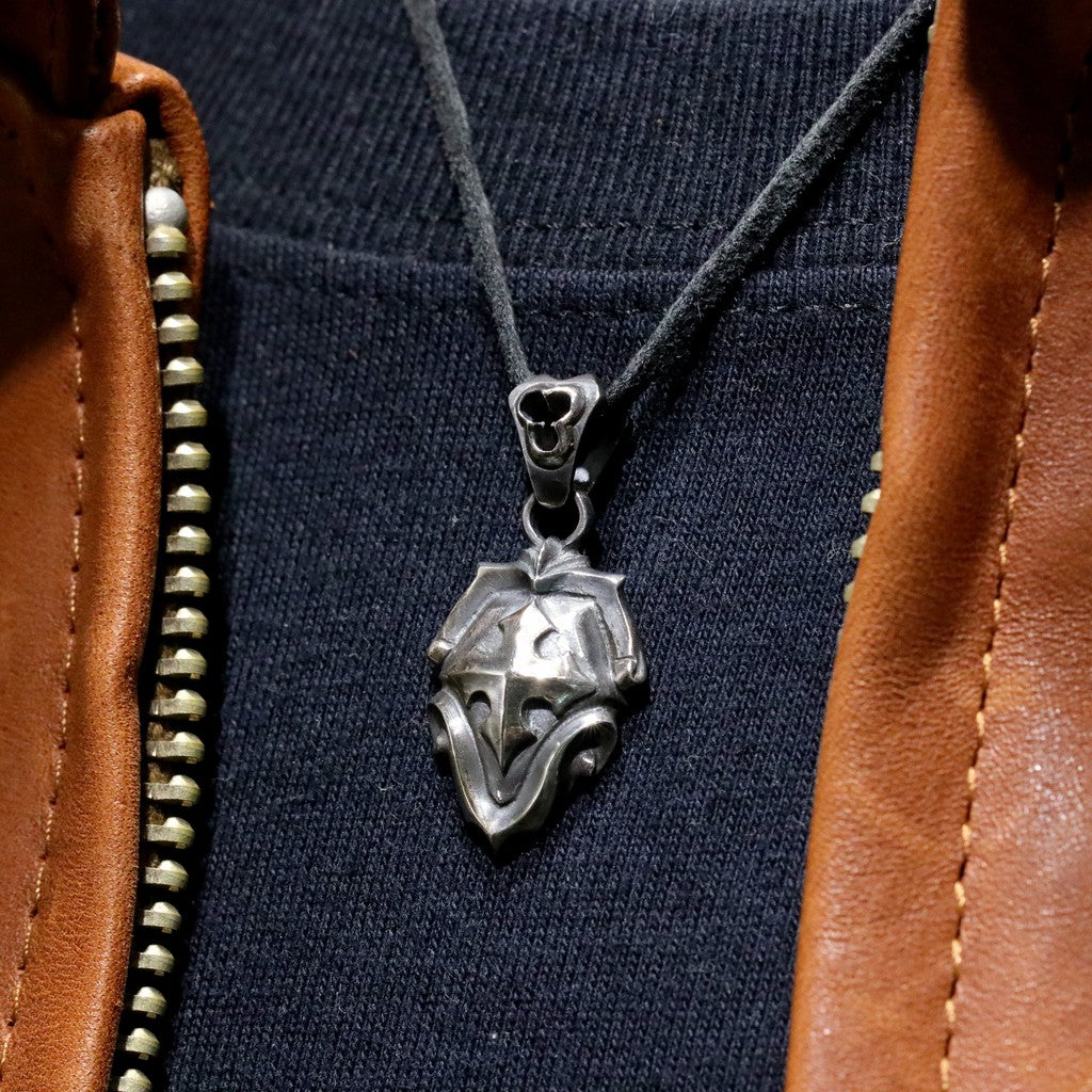 【Silver Monsters】日本一級神牌Loud Style Design 手工作舊 原創立體十字小盾 純銀吊墜