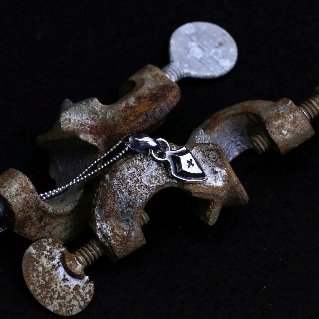 【Silver Monsters】日本一級神牌Loud Style Design 原創招牌鐵十字盾型銀墜項鍊