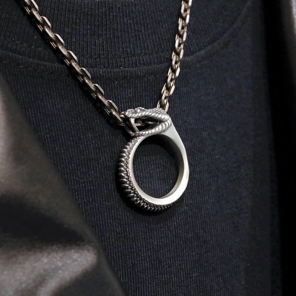 【Silver Monsters】日本雕畫雙絕 Dual Flow 手作新品 原創銜尾蛇兩用 純銀戒指 吊墜 銀飾