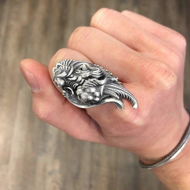 【展示品出清】日本雕畫雙絕 Dual Flow 細緻雕工 經典傳統盤龍 純銀神龍戒