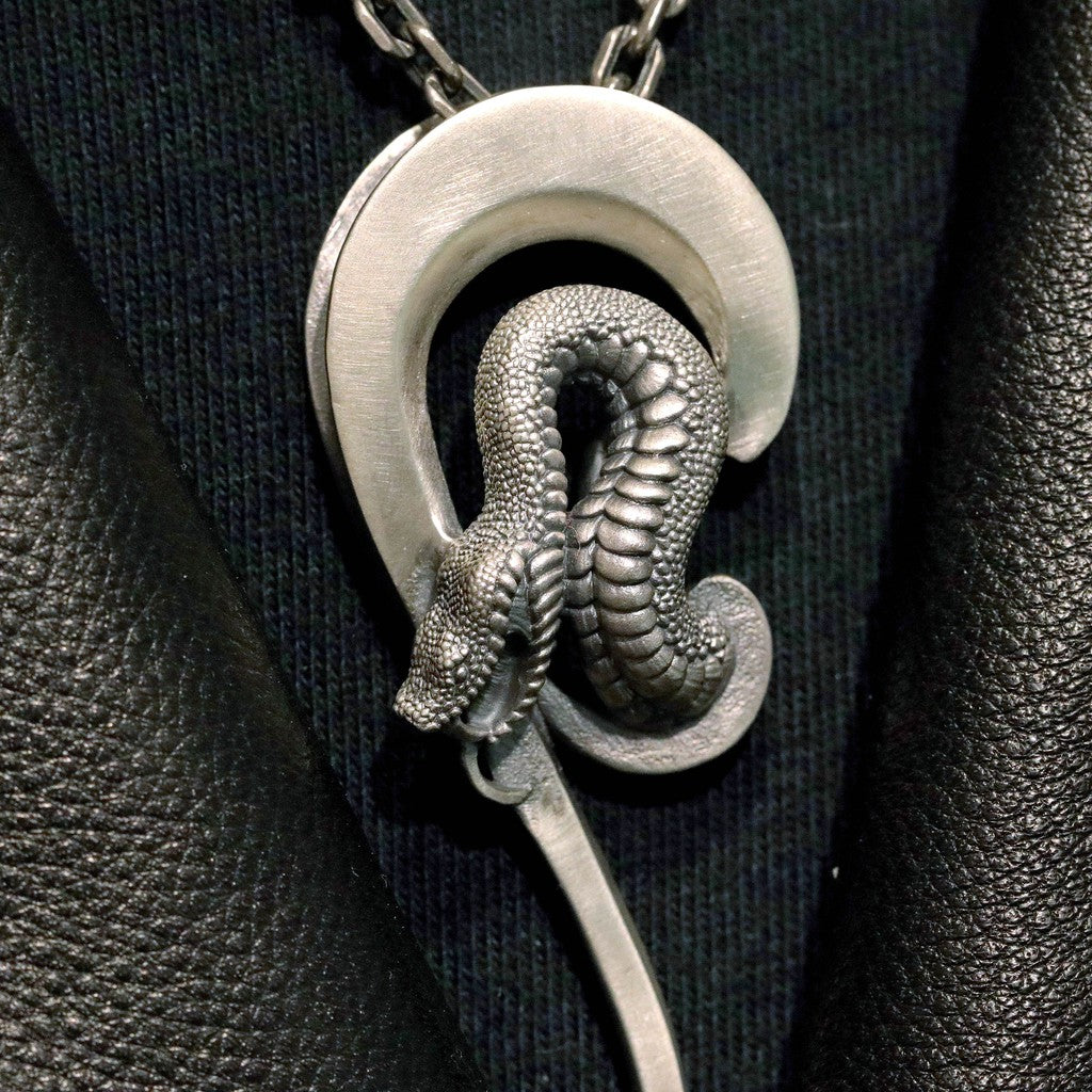 【Silver Monsters】日本雕畫雙絕 Dual Flow 原創設計 巨蟒刺青圖騰 純銀墜飾