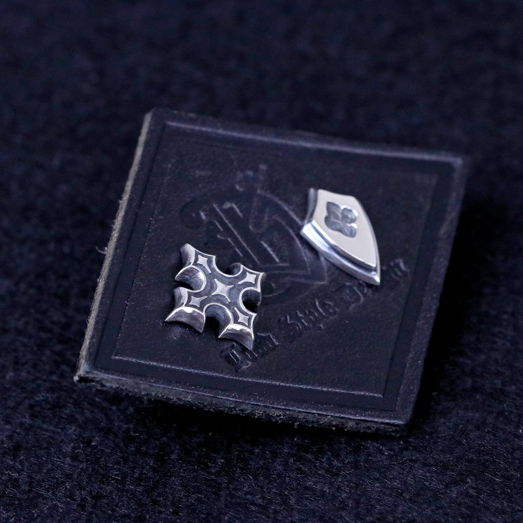 【Silver Monsters】日本一級神牌Loud Style Design 原創設計 招牌鐵十字耳環 耳針