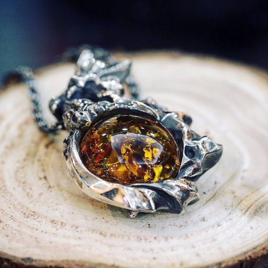 Glam Scale GS-6T-005 AN amber dragon pendant
