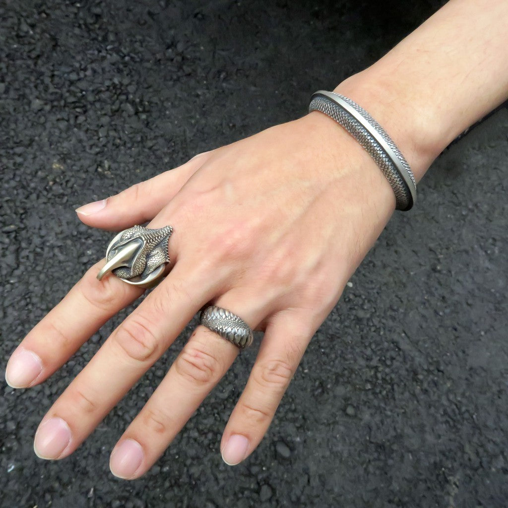 【Silver Monsters】日本雕畫雙絕 Dual Flow 2020新品 經典回歸 寬版重"龍鱗" 純銀手環