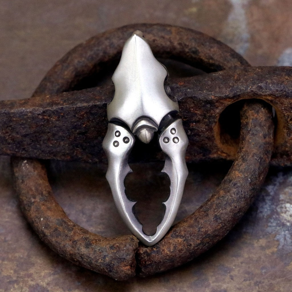 【Silver Monsters】日本Glam Scale機甲王 經典手作 機甲蟹夾墜飾