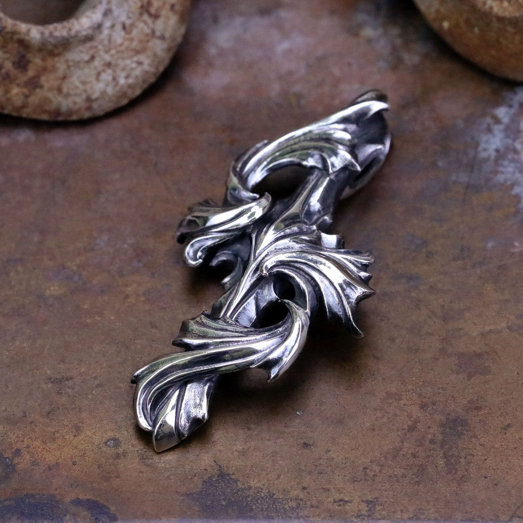 【Silver Monsters】日本Glam Scale機甲王 歌德雕花鑲嵌十字 純銀吊墜