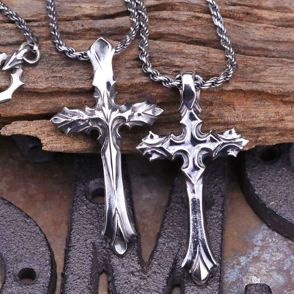 【Silver Monsters】前衛宗師日本 Glam Scale 機甲王經典哥特十字架 純銀項鍊(含鏈)