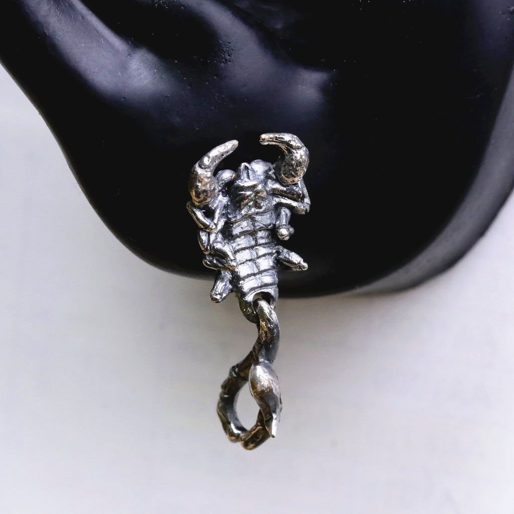【Silver Monsters】日本新銳 Merciless God 原創設計 精雕迷你 蜇尾小蠍 純銀耳針 耳環