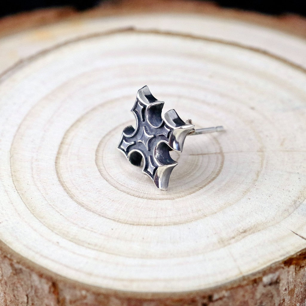 【Silver Monsters】日本一級神牌Loud Style Design 原創設計 招牌鐵十字耳環 耳針