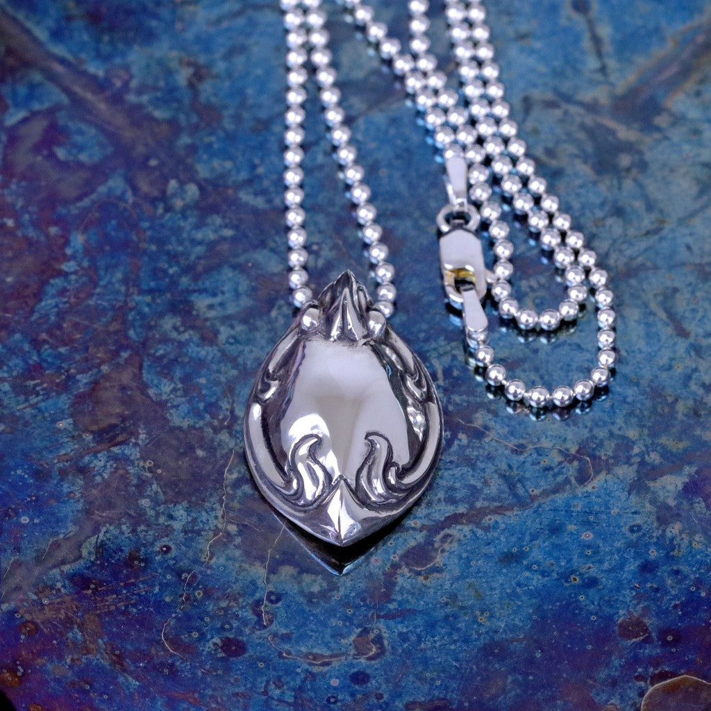【Silver Monsters】日本一級神牌Loud Style Design 原創設計 歌德雕花盾鏡 純銀項鍊