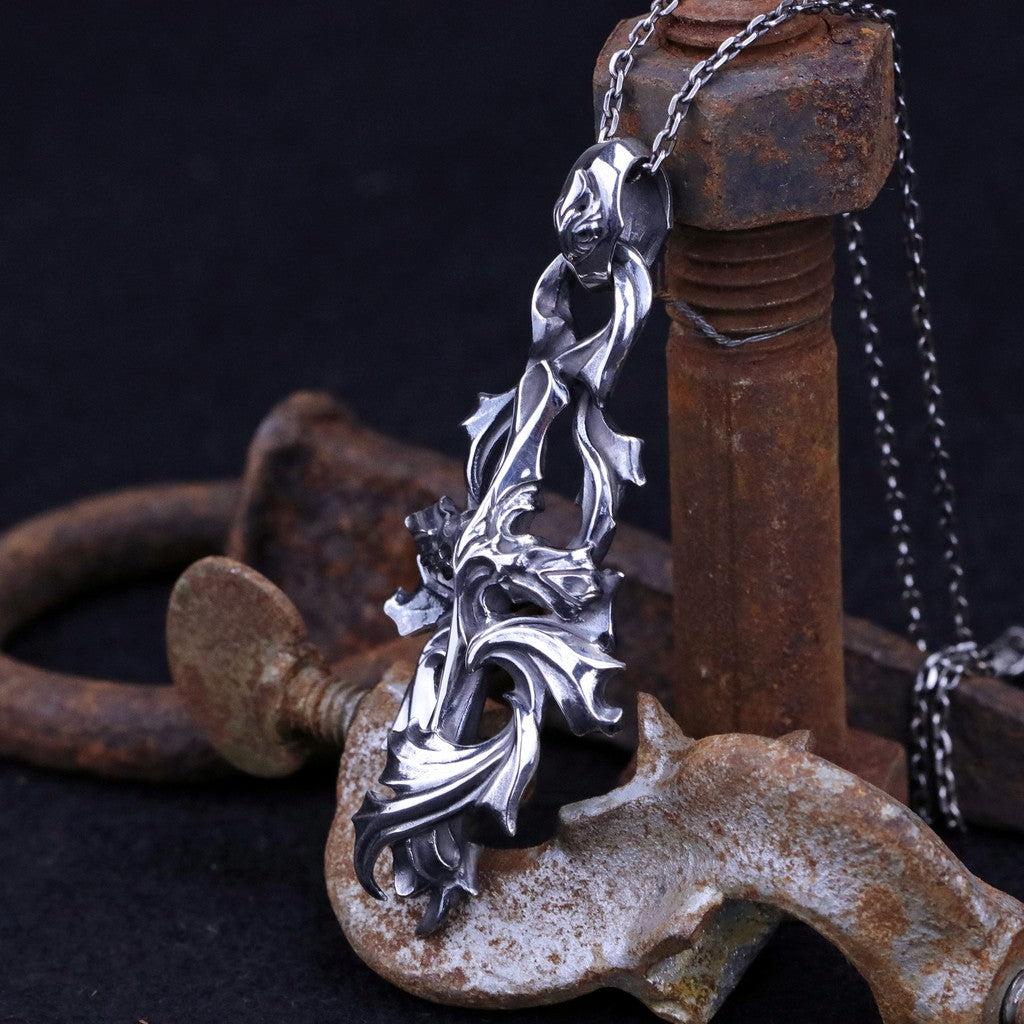 【Silver Monsters】日本Glam Scale 機甲王 經典歌德 立體雕花十字吊墬