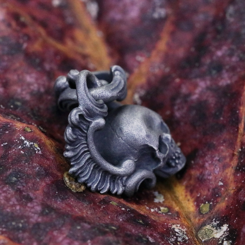 【Silver Monsters】日本暗系古典狂潮 Superbia 天使羽骷髏 原創手做 舊化噴砂 純銀吊墜