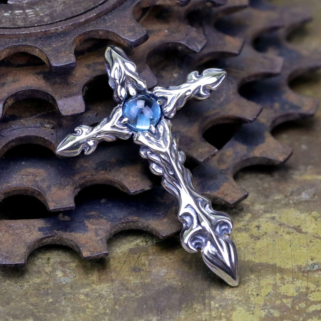 【Silver Monsters】幻獸異骸 日本殿堂級 Strange Freak Designs 脊骨鑲石 十字墜S
