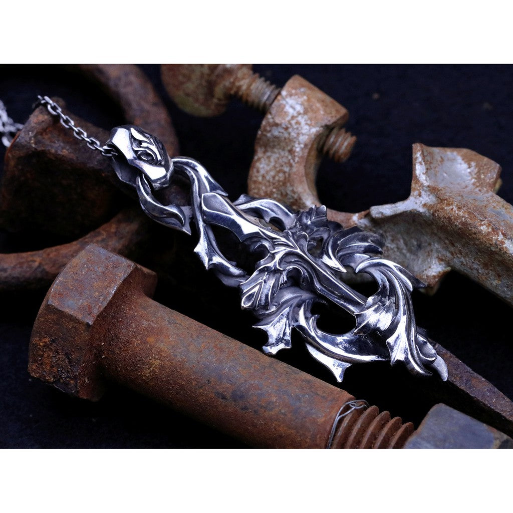 【Silver Monsters】日本Glam Scale 機甲王 經典歌德 立體雕花十字吊墬