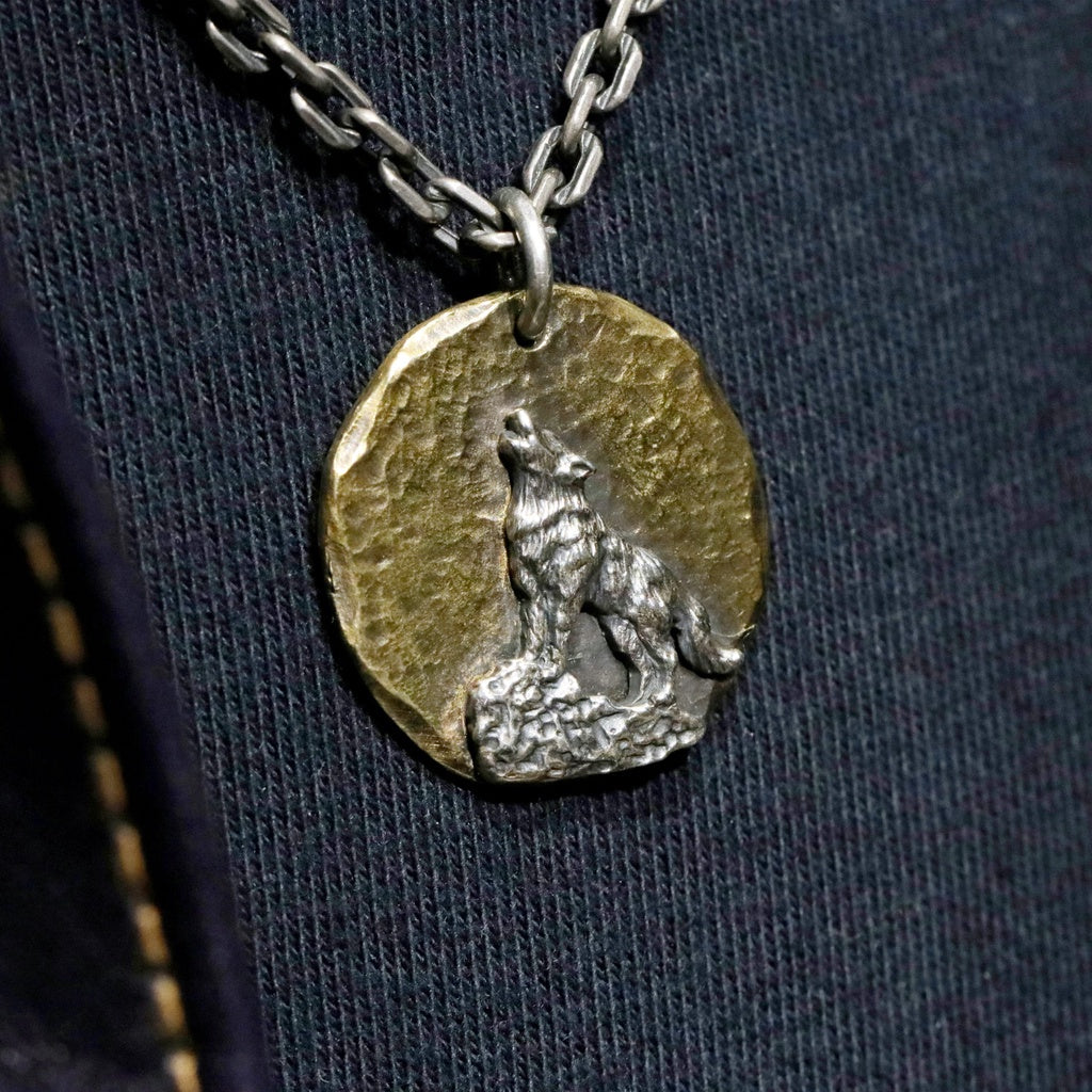 【Silver Monsters】台灣職人手作KOPO METAL 手鍛銅月 芒刻精雕 孤狼嘯月 純銀/黃銅吊墜