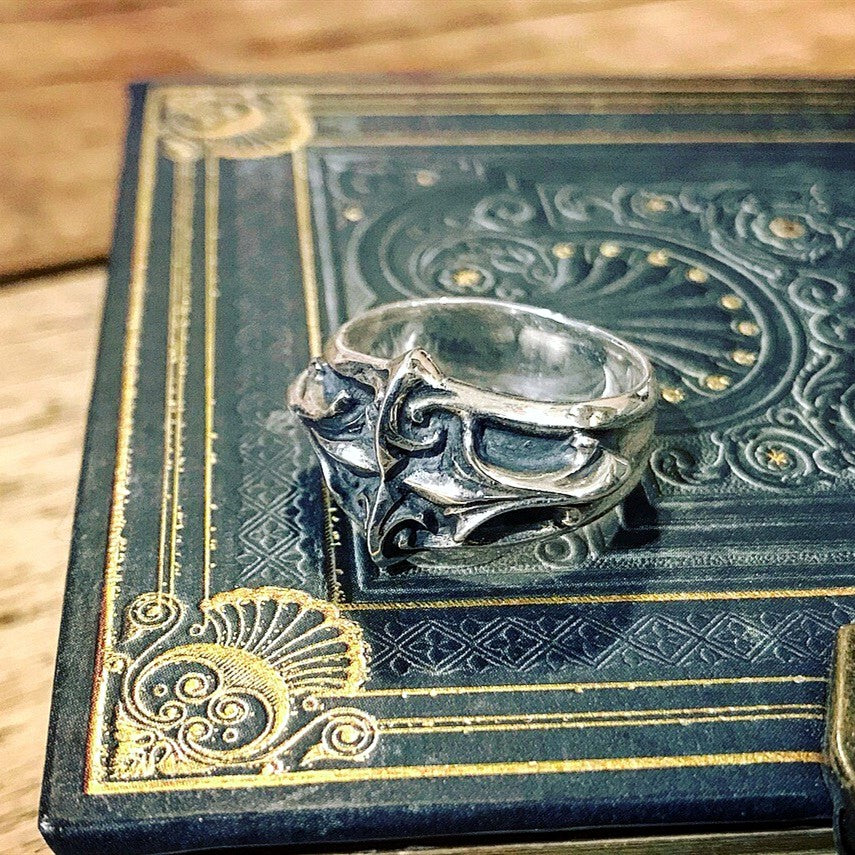 【Silver Monsters】日本一線神牌Loud Style Design 熱銷百搭 鳶尾十字 副手純銀戒指