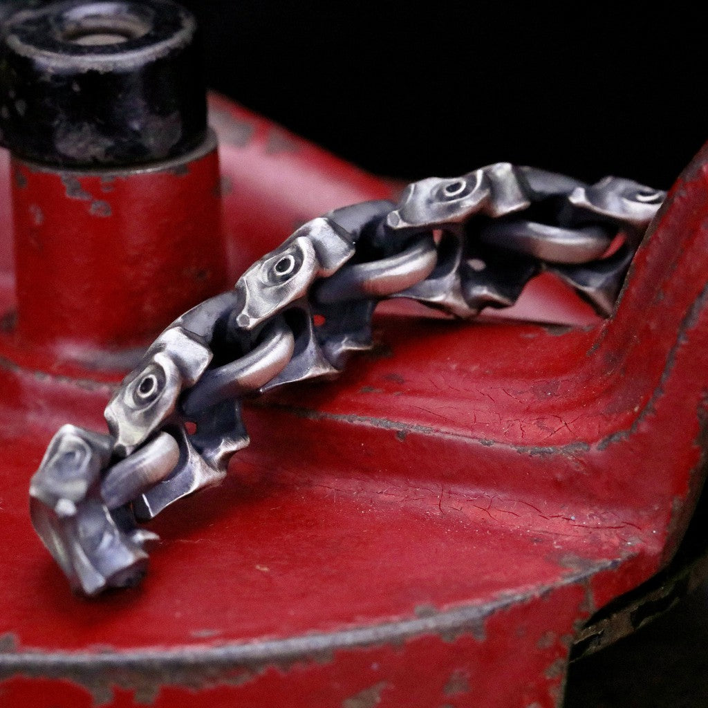 【Silver Monsters】日本前衛宗師 Glam Scale 機甲王 招牌髮絲紋霧化 機甲手鍊