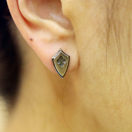 【Silver Monsters】日本一線神牌 Loud Style Design 經典鳶尾百合打印盾型 純銀耳針