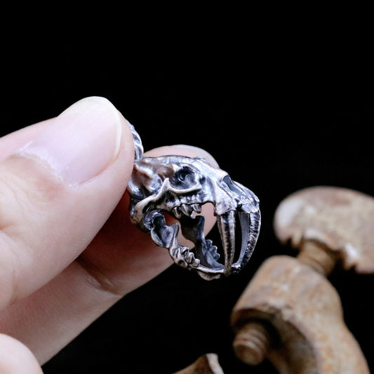 【Silver Monsters】幻獸異骸日本Strange Freak Designs 劍齒虎骷髏-S 純銀吊墜