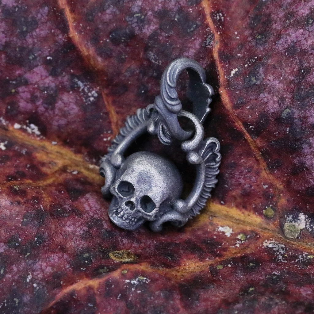 【Silver Monsters】日本暗系古典狂潮 Superbia 天使羽骷髏 原創手做 舊化噴砂 純銀吊墜