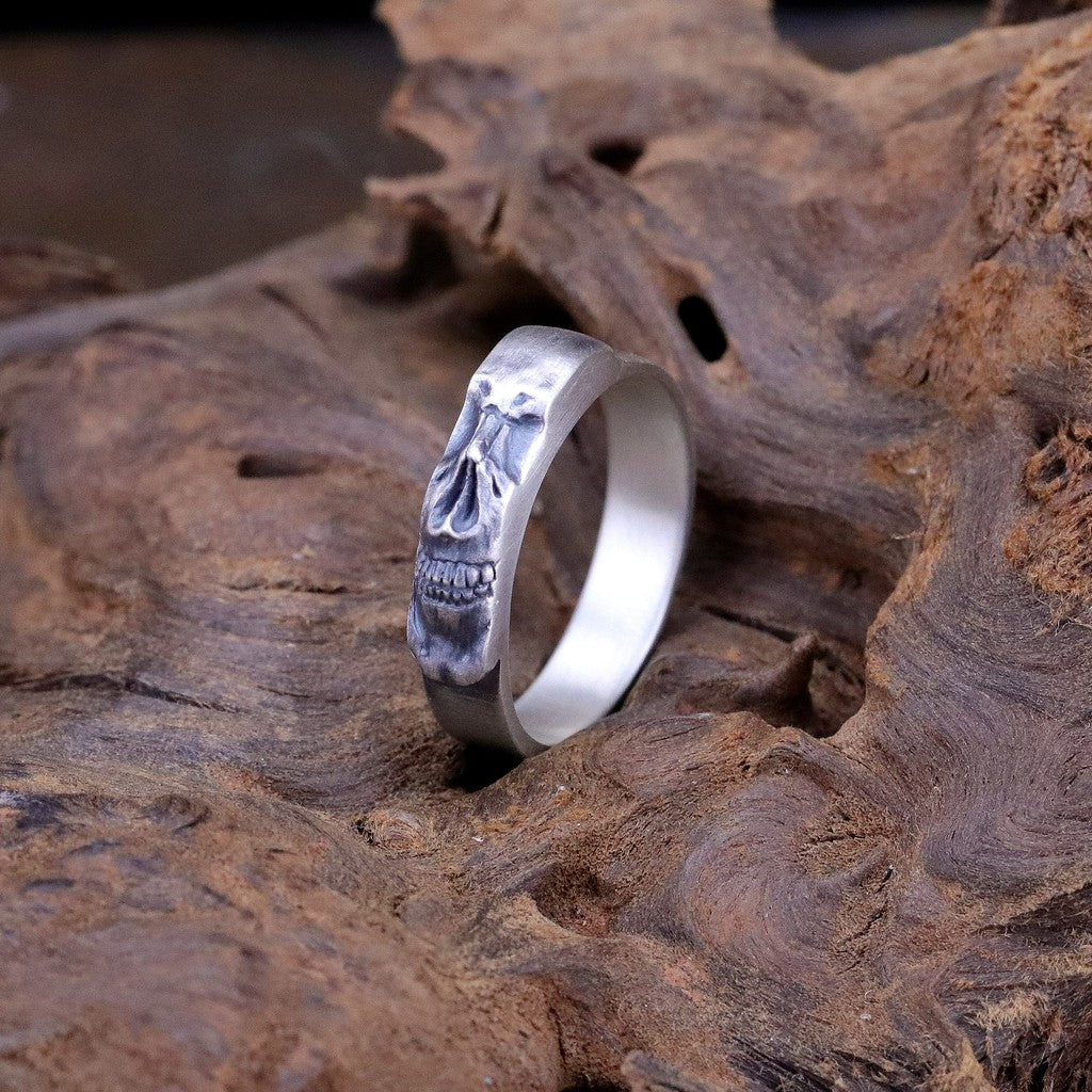 【Silver Monsters】日本雕畫雙絕 Dual Flow 杉山手作 細緻雕工 壓縮切削純銀骷髏戒