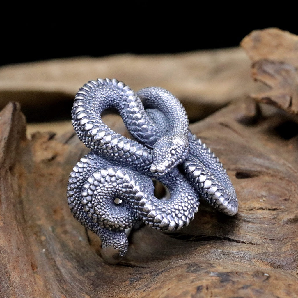 【Silver Monsters】日本雕畫雙絕 Dual Flow 細緻雕工 原創設計 蛇纏巨蟒 純銀戒指