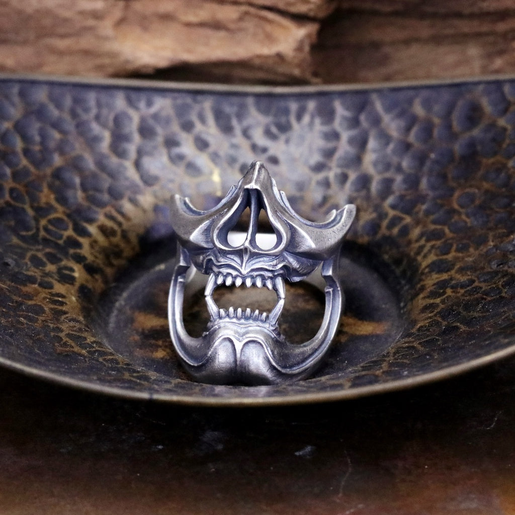 【Silver Monsters】日本雕畫雙絕 Dual Flow 細緻雕工 武士般若面具 純銀原創戒指