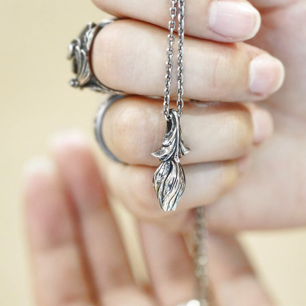 【Silver Monsters】日本前衛宗師 Glam Scale 機甲王 暢銷花苞小墜 純銀項鍊