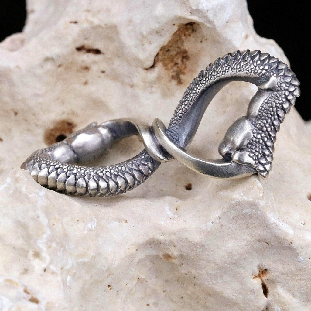 【Silver Monsters】日本雕畫雙絕 Dual Flow 細緻雕工 無限龍爪"infinity claw"項墜