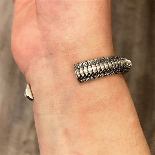 【Silver Monsters】日本雕畫雙絕 Dual Flow 新作「UROBOROS」純銀銜尾蛇鱗手環