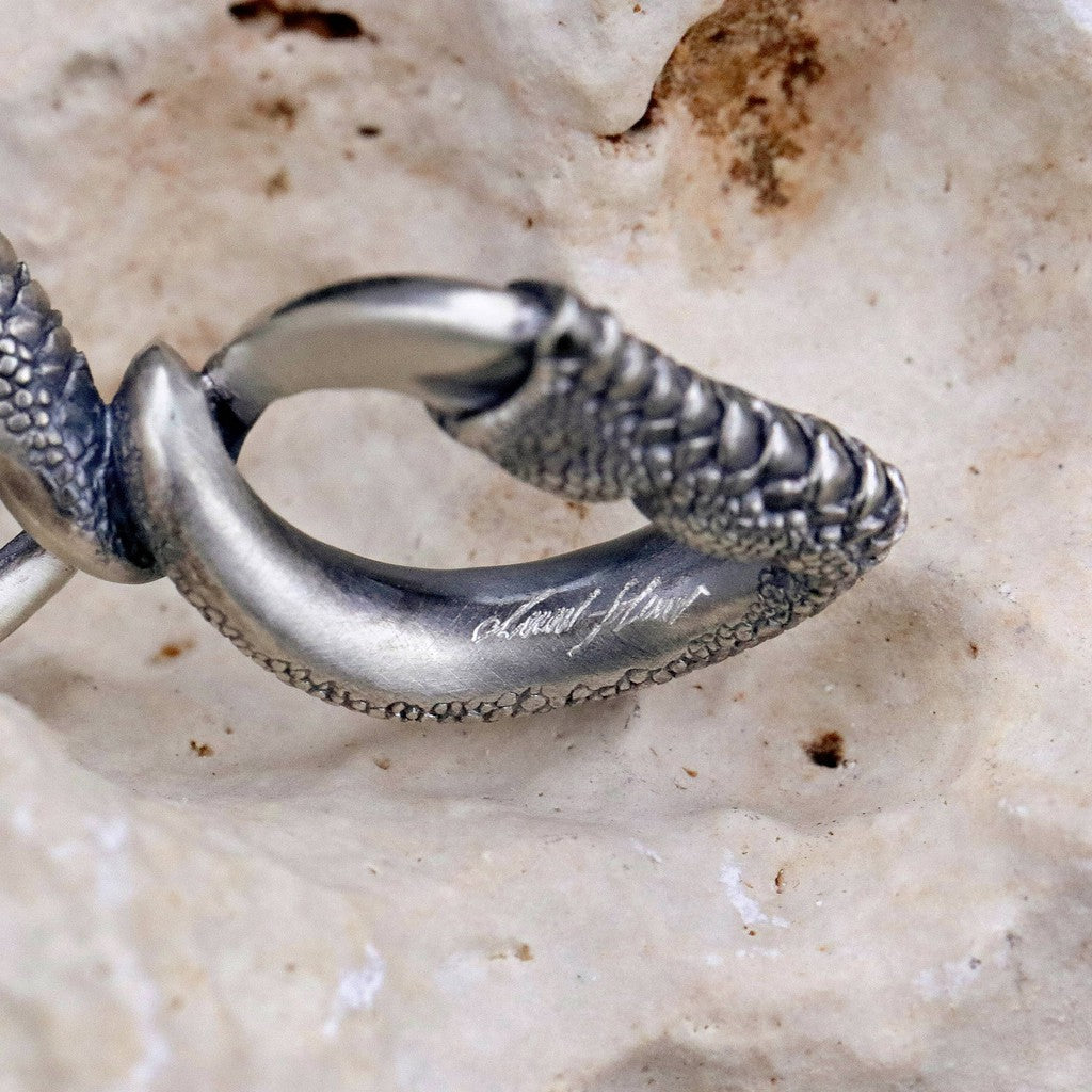 【Silver Monsters】日本雕畫雙絕 Dual Flow 細緻雕工 無限龍爪"infinity claw"項墜