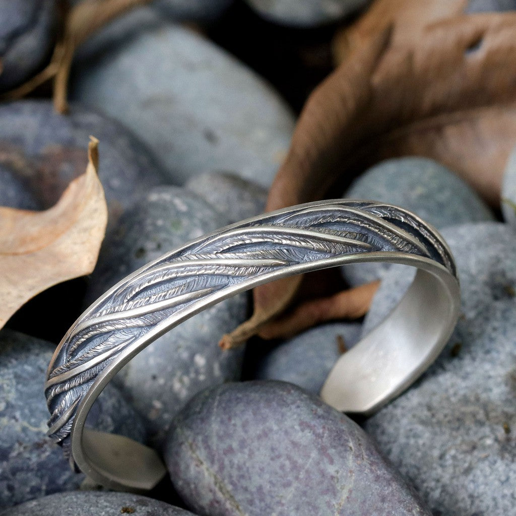 【Silver Monsters】日本雕畫雙絕 Dual Flow 2020手作原創新品 "流紋羽毛" 純銀手環 M