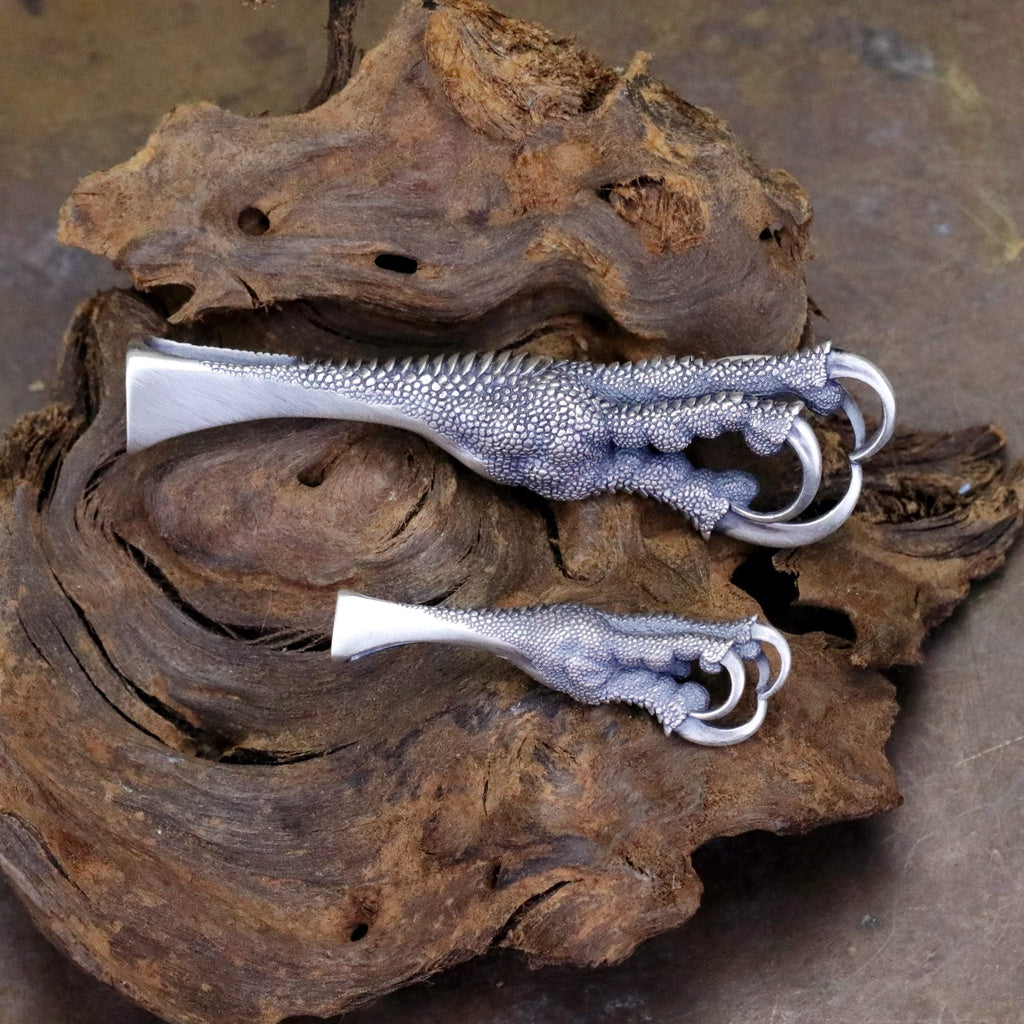 【Silver Monsters】日本雕畫雙絕 Dual Flow 細緻雕工 「爪の花」全尺寸純銀 吊墜