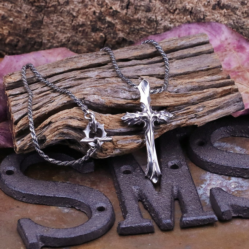 【Silver Monsters】前衛宗師日本 Glam Scale 機甲王經典哥特十字架 純銀項鍊(含鏈)