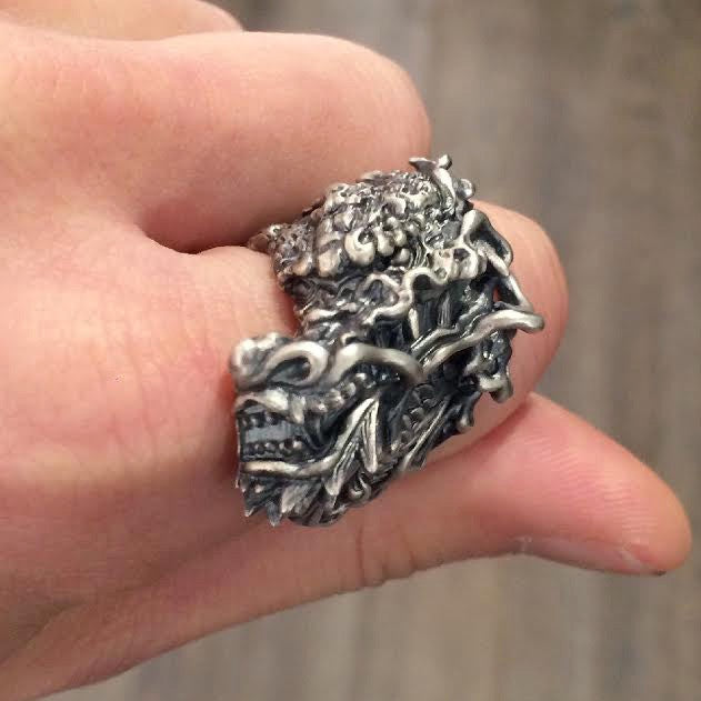 【Silver Monsters】日本雕畫雙絕 Dual Flow 細緻雕工 昂首闊口 "昇龍" 純銀戒指