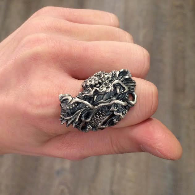 【Silver Monsters】日本雕畫雙絕 Dual Flow 細緻雕工 昂首闊口 "昇龍" 純銀戒指