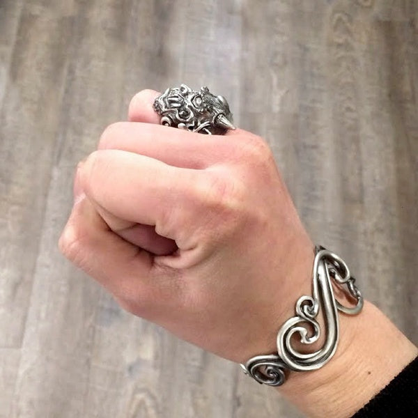 【Silver Monsters】日本雕畫雙絕 Dual Flow 手工雕刻 原創設計 怒神 純銀戒指