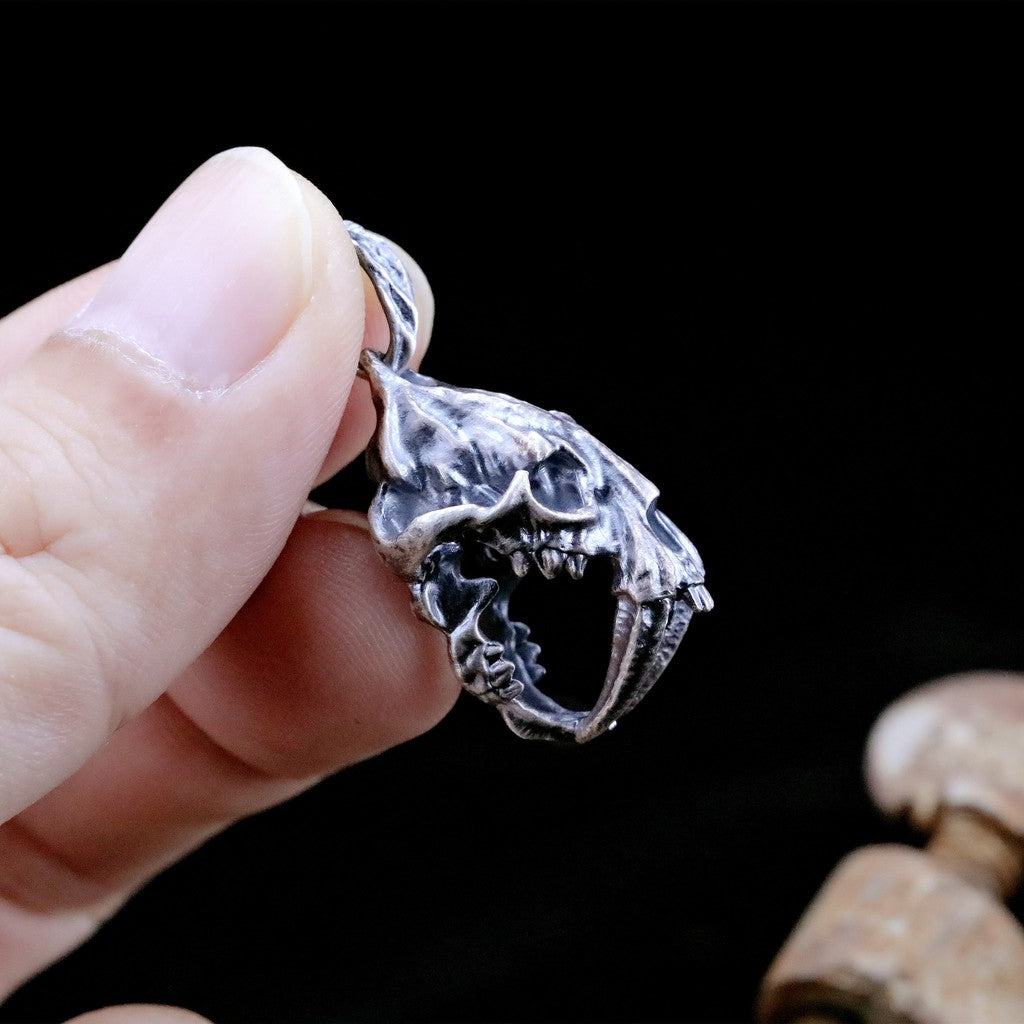 【Silver Monsters】幻獸異骸日本Strange Freak Designs 劍齒虎骷髏-S 純銀吊墜