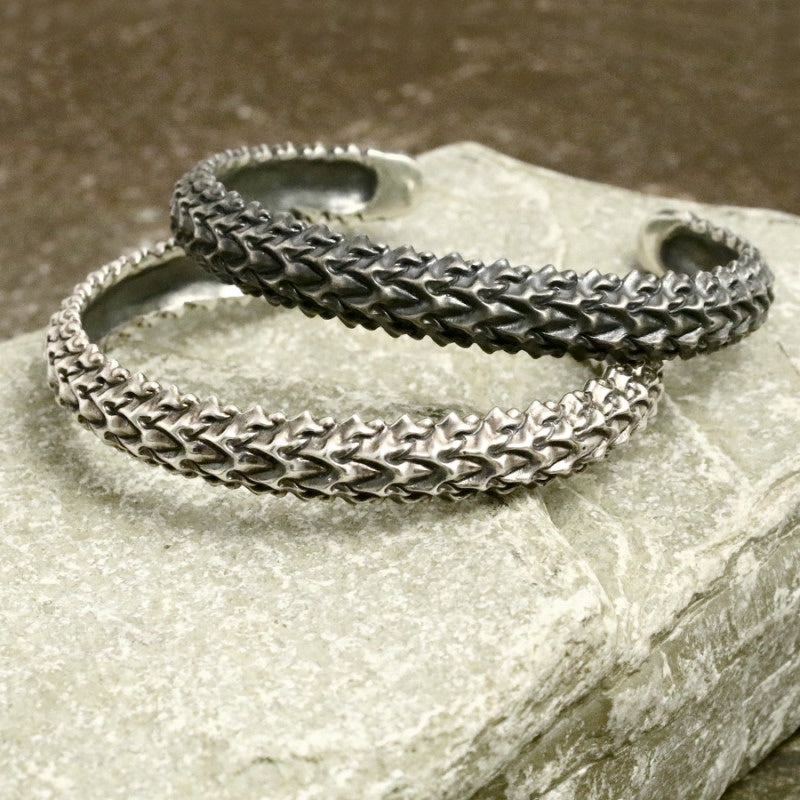 【Silver Monsters】日本Strange Freak Designs 原創設計 寬版脊骨 925銀 純銀手環