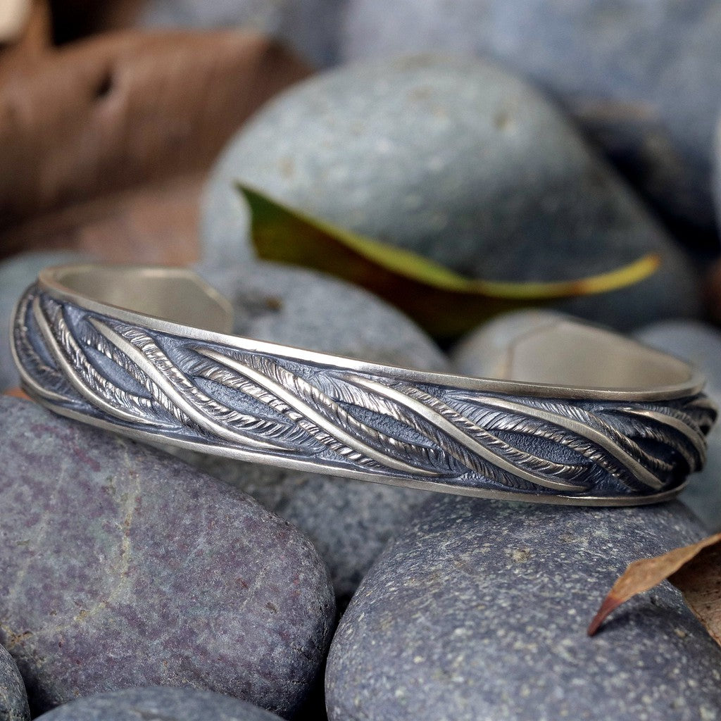 【Silver Monsters】日本雕畫雙絕 Dual Flow 2020手作原創新品 "流紋羽毛" 純銀手環 M