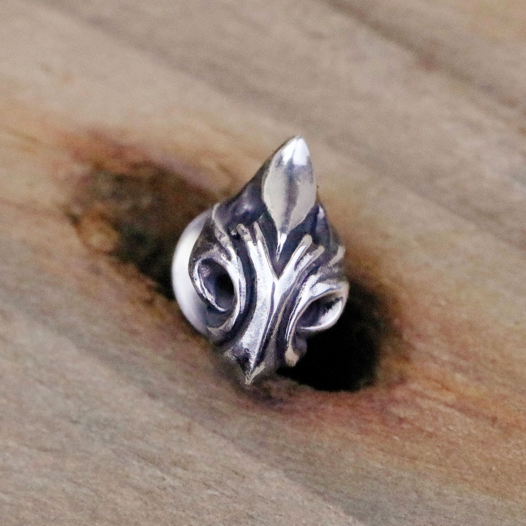 【Silver Monsters】日本前衛宗師 Glam Scale 機甲王 鳶尾哥特雕花 純銀耳針 耳飾