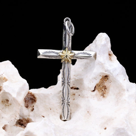 【Silver Monsters】日本NAVAJO名家Dear Blossom 松井手作 18K金貝 手敲十字 墜飾