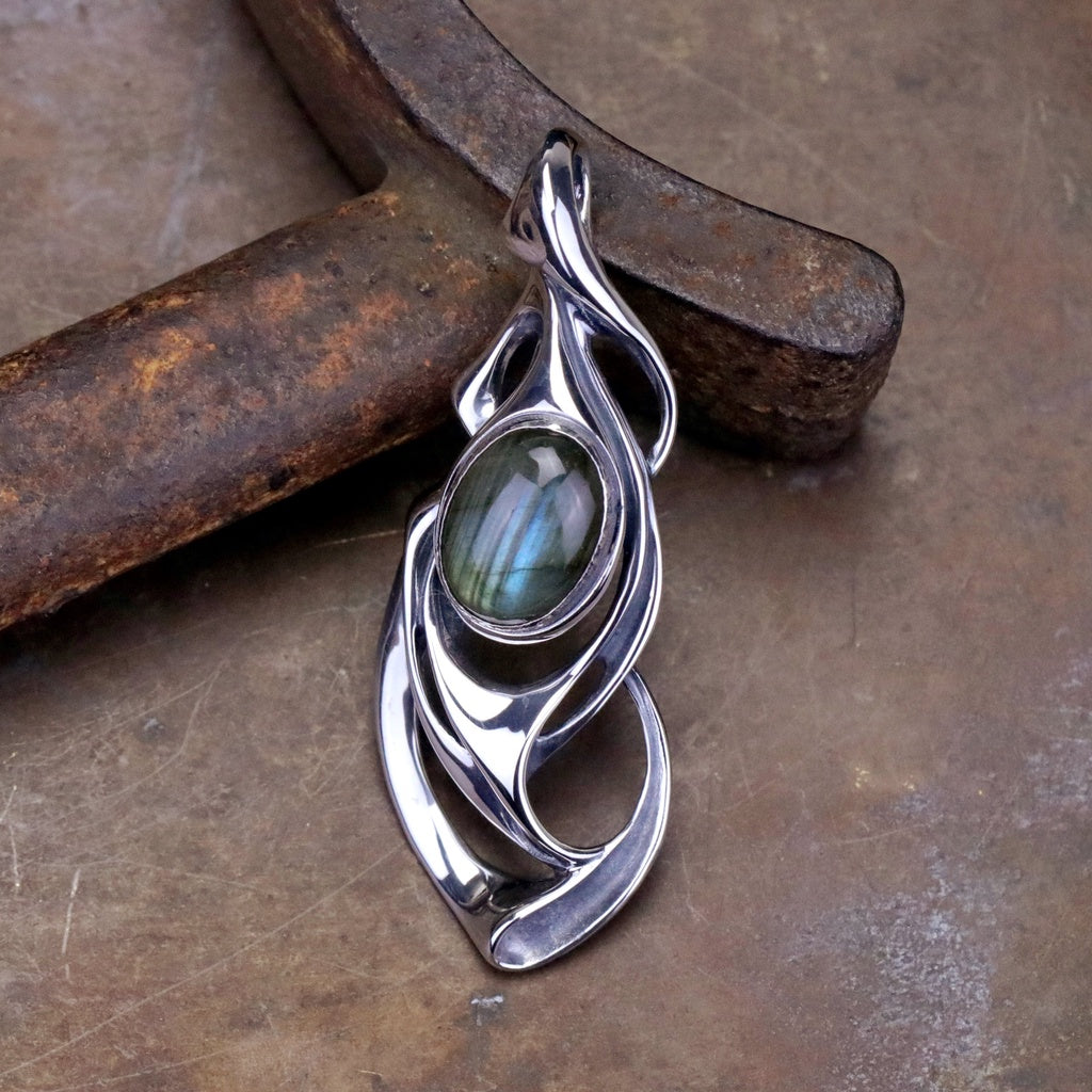 【Silver Monsters】日本匠級手作 曲線異形 Ability Normal 特製藍晶石鑲嵌蝶蛹 吊墜