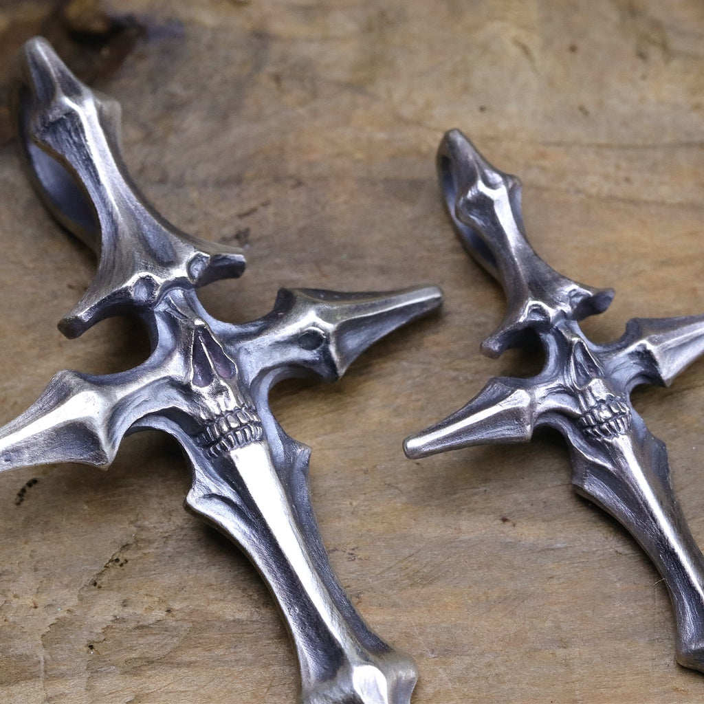 【Silver Monsters】日本雕畫雙絕 Dual Flow 原創設計 生死骨十字 S/M 手作 純銀吊墜 項墜