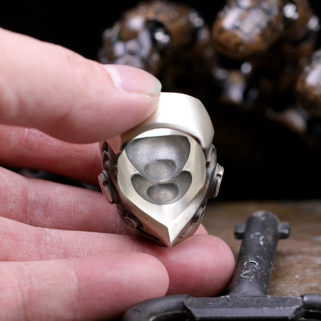 【Silver Monsters】前衛宗師 日本Glam Scale 機甲王"LR-011"湮晶巨人 機甲純銀戒指