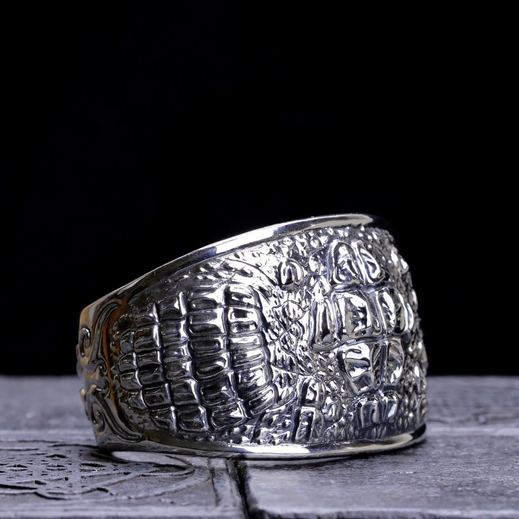 【Silver Monsters】日本Strange Freak Designs 原創設計 寬版鱷魚皮甲革 純銀手鐲