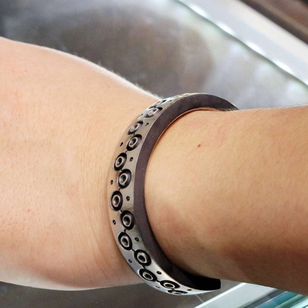 【Silver Monsters】日本前衛宗師 Glam Scale機甲王 超重磅!!! 95g超狂 寬版機甲手鐲