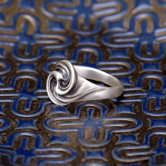 【Silver Monsters】日本雕畫雙絕 Dual Flow 細緻雕工 "繩文" 原創設計 手作 純銀戒指