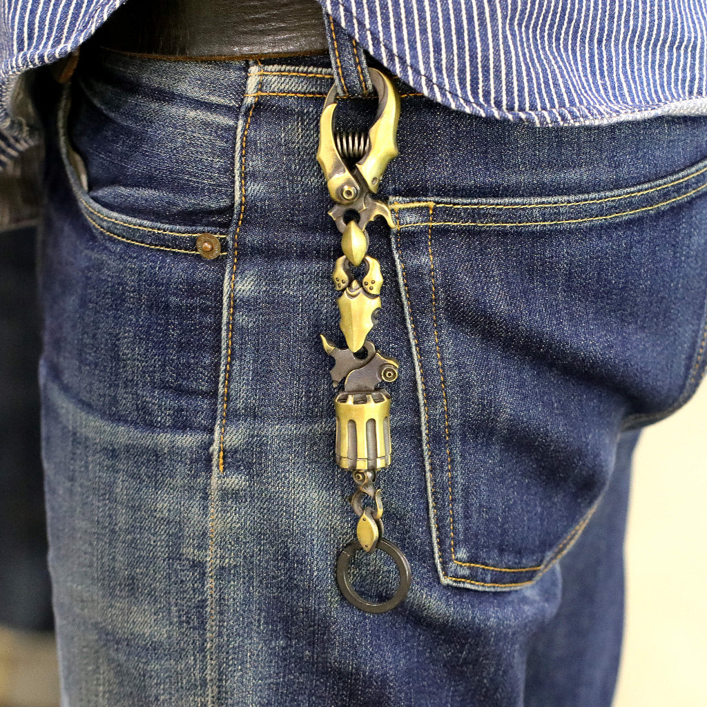 【Silver Monsters】前衛宗師 日本Glam Scale 機甲王 失落系列 黃銅機甲左輪槍鑰匙扣