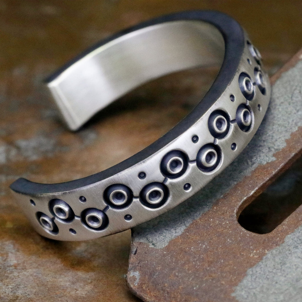 【Silver Monsters】日本前衛宗師 Glam Scale機甲王 超重磅!!! 95g超狂 寬版機甲手鐲